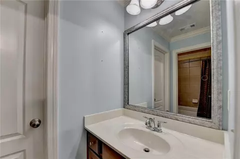 Bath - 8020 Prestwick Cir, Duluth, GA 30097 photo 8 of 11