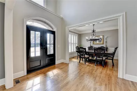 Entry Way - 8020 Prestwick Cir, Duluth, GA 30097 photo 3 of 8