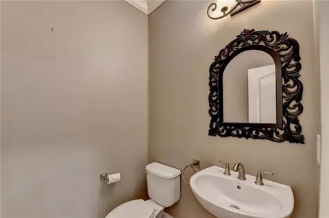 Bath - 8020 Prestwick Cir, Duluth, GA 30097 photo 1 of 11