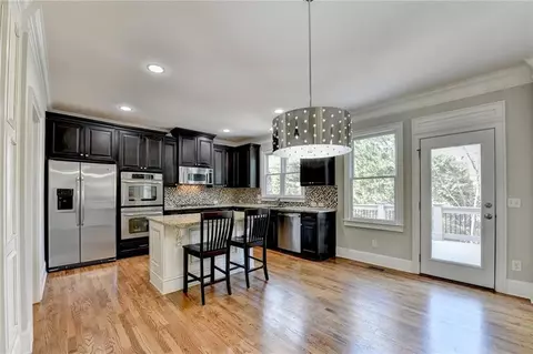 Kitchen - 8020 Prestwick Cir, Duluth, GA 30097 photo 9 of 11