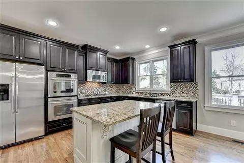 Kitchen - 8020 Prestwick Cir, Duluth, GA 30097 photo 3 of 11