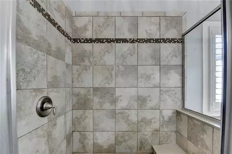 Bath - 8020 Prestwick Cir, Duluth, GA 30097 photo 6 of 11