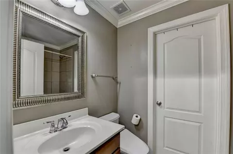 Bath - 8020 Prestwick Cir, Duluth, GA 30097 photo 7 of 11