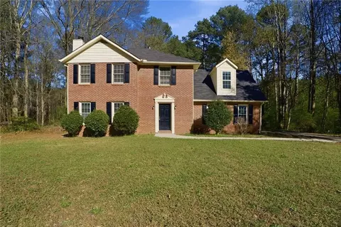 40 Lake Ct, Stockbridge, GA 30281