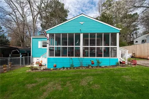 104 Greenwood St, Fairburn, GA 30213