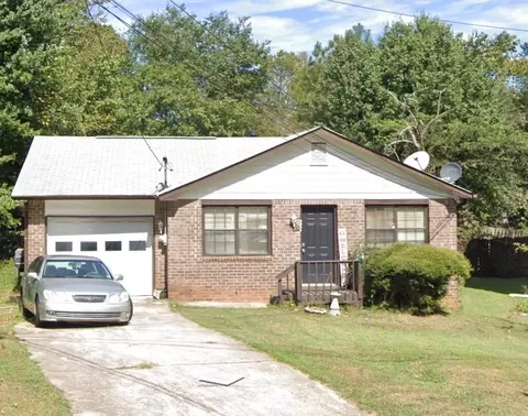 2051 Kimber Trl, Stone Mountain, GA 30088