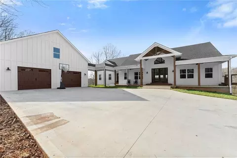 201 Fred Pitts Rd, Demorest, GA 30535