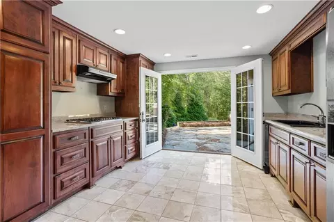 Kitchen - 165 Glengarry Chase, Covington, GA 30014 photo 4 of 6