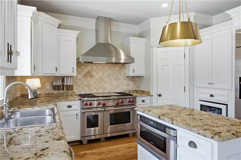 Kitchen - 165 Glengarry Chase, Covington, GA 30014 photo 2 of 6