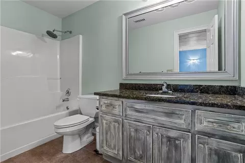 Bath - 165 Glengarry Chase, Covington, GA 30014 photo 7 of 10