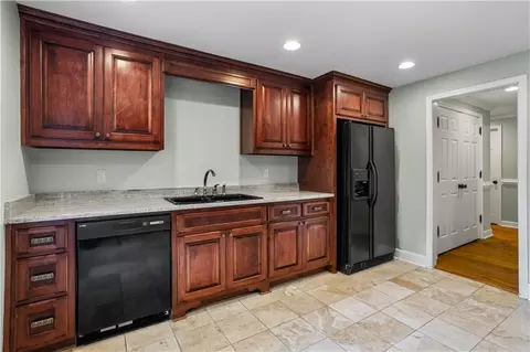 Kitchen - 165 Glengarry Chase, Covington, GA 30014 photo 6 of 6