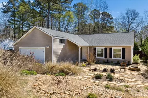 3004 River Station Dr, Woodstock, GA 30188