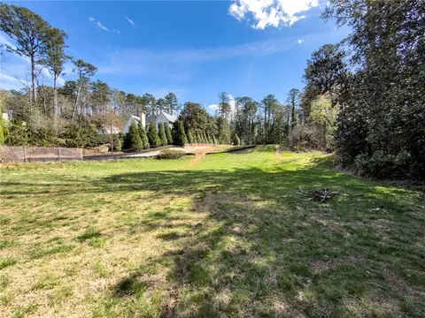 386 King Rd NW, Atlanta, GA 30342