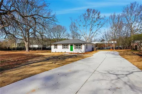 127 Perry St, Loganville, GA 30052