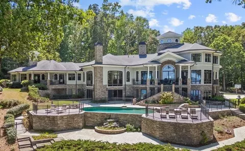 6686 Gaines Ferry Rd, Flowery Branch, GA 30542