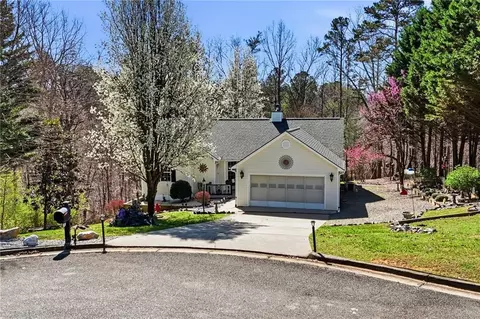 64 Pin Oak Ln, Ellijay, GA 30540