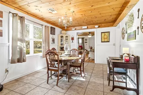 Dining - 314 Holley St, Demorest, GA 30535 photo 3 of 3