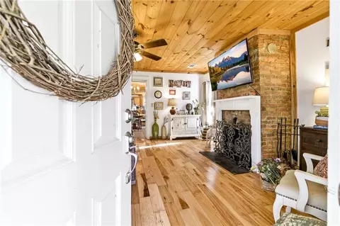 Entry Way - 314 Holley St, Demorest, GA 30535 photo 1 of 2