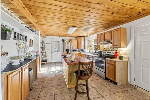 Kitchen - 314 Holley St, Demorest, GA 30535 photo 1 of 3