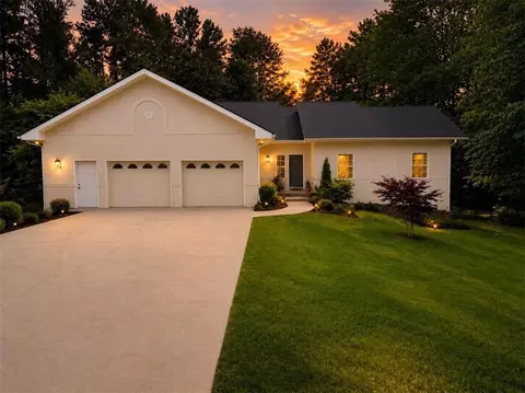 8993 Dornoch Cir, Winston, GA 30187