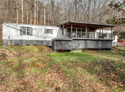 206 Oakridge Dr, Cleveland, GA 30528