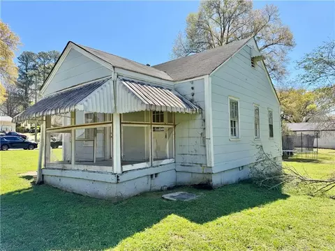 7107 Geiger St NW, Covington, GA 30014