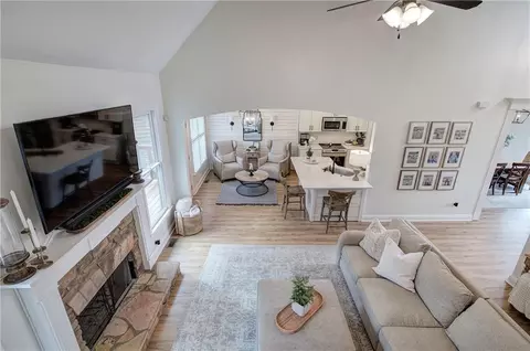 Entry Way - 16 Thunder Hawk Ln NE, Rydal, GA 30171 photo 2 of 3