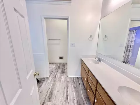 Bath - 3712 Skyline Pl, Rex, GA 30273 photo 4 of 10