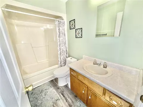 Bath - 3712 Skyline Pl, Rex, GA 30273 photo 3 of 10