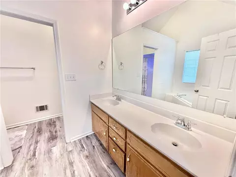 Bath - 3712 Skyline Pl, Rex, GA 30273 photo 5 of 10