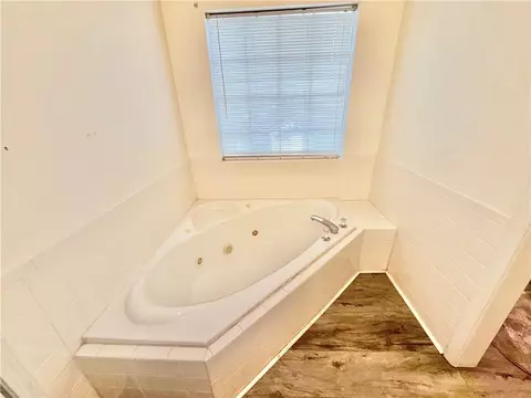 Bath - 3712 Skyline Pl, Rex, GA 30273 photo 6 of 10