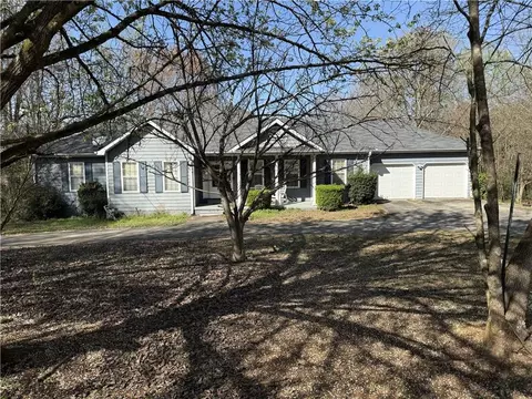 Exterior - 3712 Skyline Pl, Rex, GA 30273 photo 1 of 7
