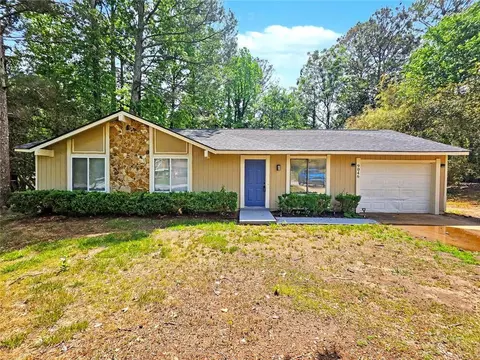 9046 Homewood Dr, Riverdale, GA 30274