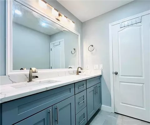 Bath - 3875 Stonebriar Ct, Duluth, GA 30097 photo 11 of 12