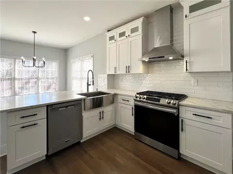 Kitchen - 3875 Stonebriar Ct, Duluth, GA 30097 photo 4 of 5