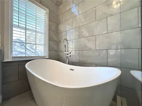 Bath - 3875 Stonebriar Ct, Duluth, GA 30097 photo 5 of 12