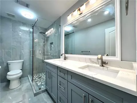 Bath - 3875 Stonebriar Ct, Duluth, GA 30097 photo 10 of 12