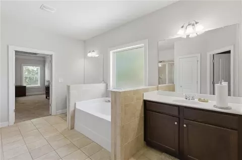 Entry Way - 604 Augusta Dr, Fairburn, GA 30213 photo 12 of 21