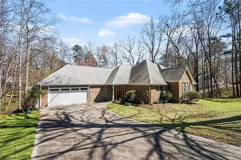 2161 Lakeway Dr, Dacula, GA 30019