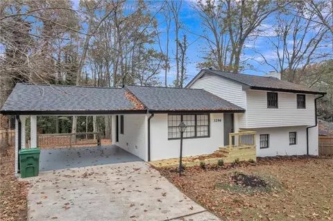 3296 Columbia Woods Dr, Decatur, GA 30032