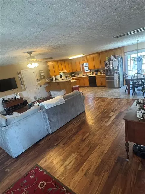 35 Chestnut Dr, Covington, GA 30016 photo 9
