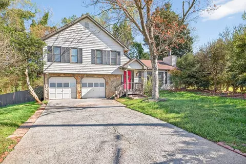 1763 Hearth Stone Cir, Lawrenceville, GA 30043