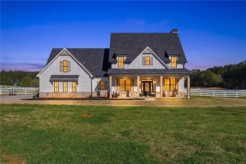 28 Ravenfield Rd, Taylorsville, GA 30178