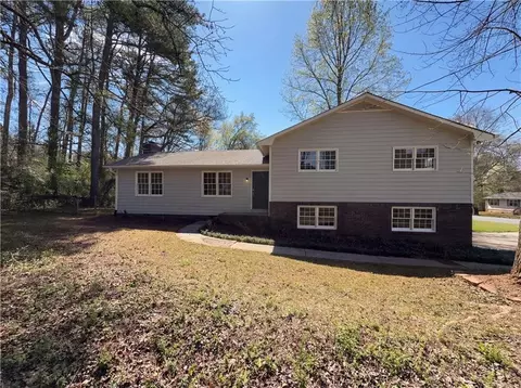 2006 Chelsea Ln, Acworth, GA 30102
