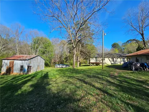Exterior - 129 Brady St, Toccoa, GA 30577 photo 6 of 7