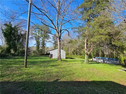 Exterior - 129 Brady St, Toccoa, GA 30577 photo 5 of 7