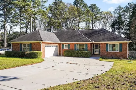 7972 Woods Ln, Jonesboro, GA 30236