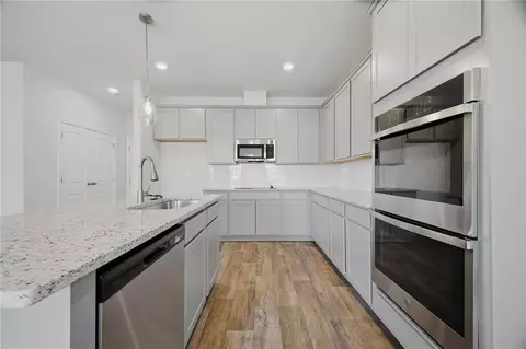 Kitchen - 305 Rusty Plow Ln, Perry, GA 31069 photo 2 of 2
