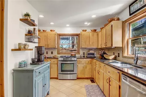 Kitchen - 334 Lake View Trce, Jasper, GA 30143 photo 1 of 3