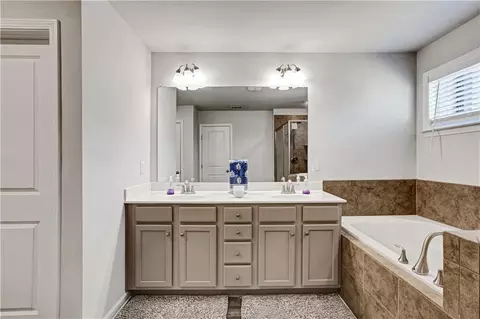 Bath - 3434 Senna Rd, Duluth, GA 30096 photo 2 of 6